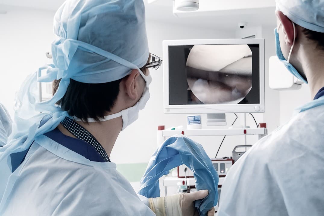 An arthroscopic procedure in an operating theatre